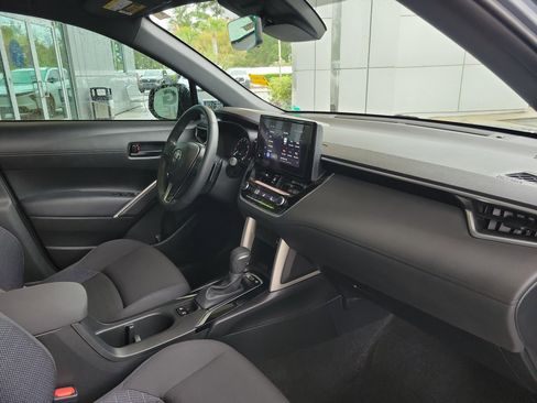 Certified 2024 Toyota Corolla Cross SE image 30