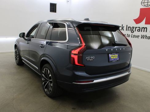 Certified 2025 Volvo XC90 B6 Plus AWD/4WD image 3