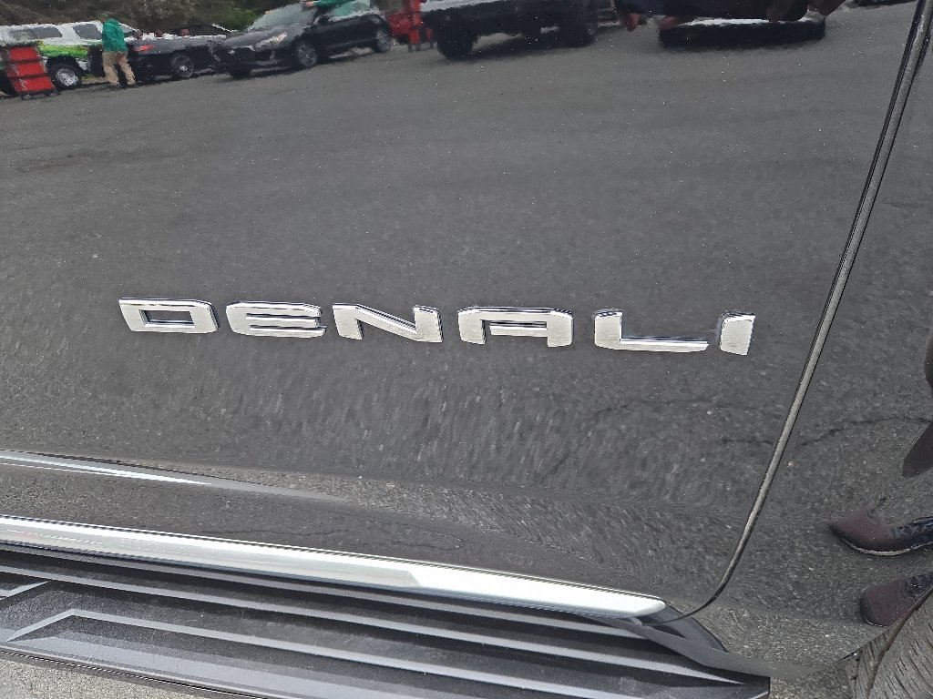 Used 2024 GMC Yukon Denali AWD/4WD image 10