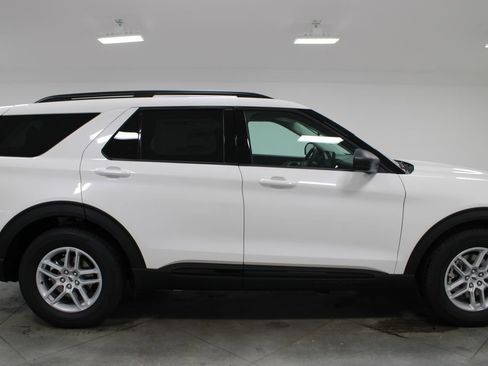 New 2026 Ford Explorer Active RWD image 11
