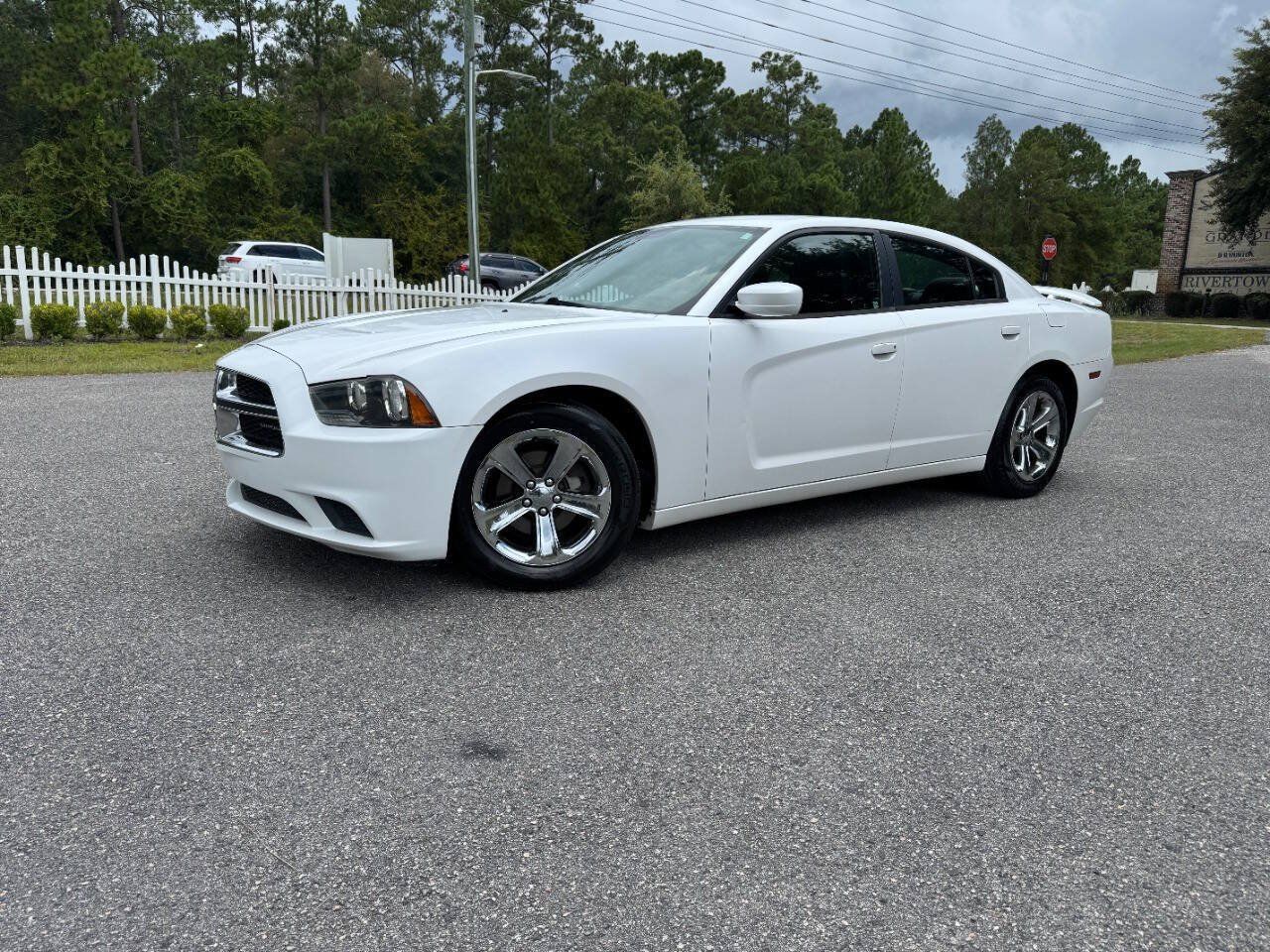 Used 2014 Dodge Charger SE w/ Sport Appearance Group RWD image 30
