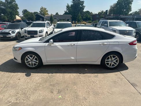 Used 2015 Ford Fusion SE FWD image 8