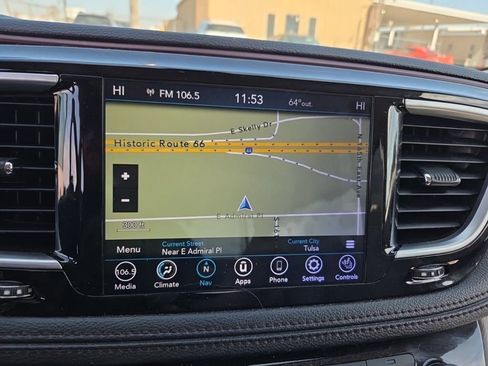 Used 2020 Chrysler Pacifica Limited image 7