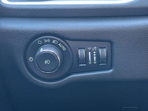 New 2026 Chrysler Pacifica Select image 26