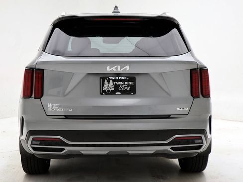 Used 2023 Kia Sorento SX Prestige image 8