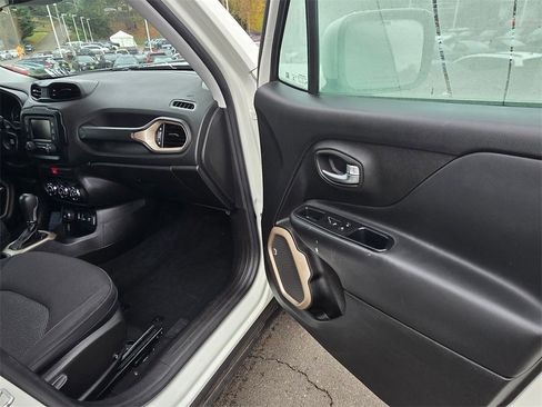 Used 2016 Jeep Renegade 75th Anniversary image 12