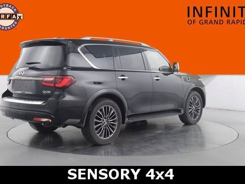Used 2022 INFINITI QX80 Premium Select image 7