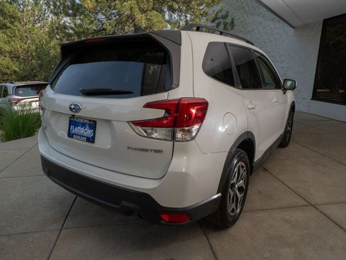 Certified 2024 Subaru Forester Premium AWD/4WD image 6