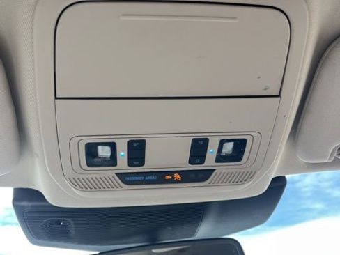 Used 2023 Ford Explorer Limited image 52