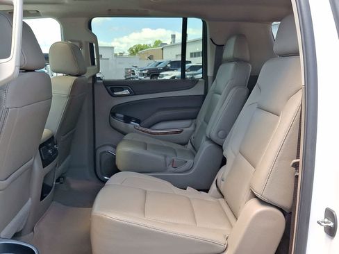 Used 2019 Chevrolet Suburban Premier AWD/4WD image 32