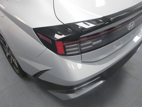 Used 2024 Hyundai Sonata SEL FWD image 12