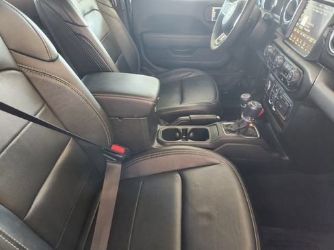 Used 2023 Jeep Wrangler Unlimited Sahara AWD/4WD image 20