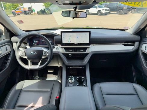 Used 2025 Ford Explorer Active w/ Active Comfort Package AWD/4WD image 15