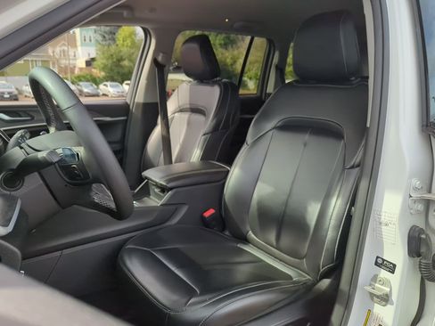 Used 2024 Jeep Grand Cherokee Limited image 27