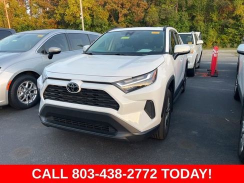 Used 2024 Toyota RAV4 XLE w/ Convenience Package image 2