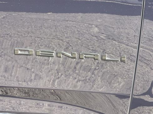 Used 2023 GMC Yukon XL Denali Ultimate image 32