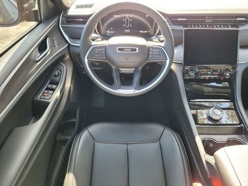 New 2025 Jeep Grand Cherokee L Limited w/ Black Appearance Package image 13