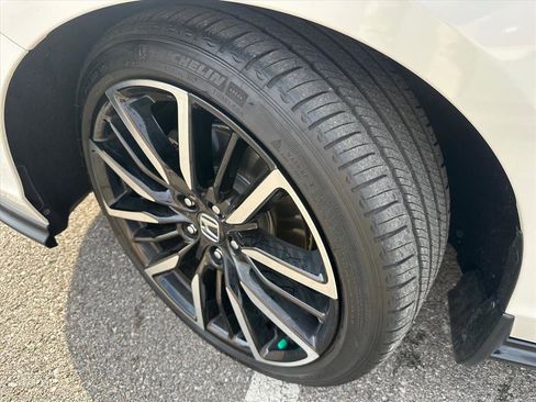 Used 2023 Honda Accord Touring image 9