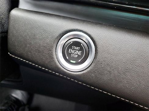 Used 2021 Cadillac Escalade ESV Premium Luxury image 21