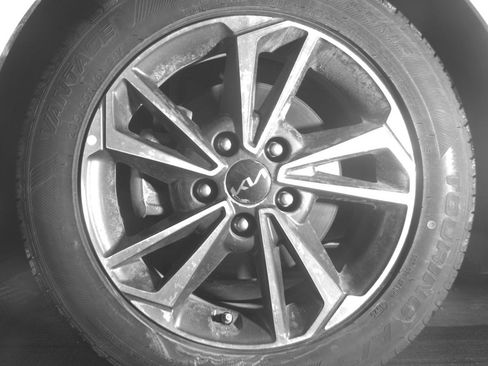 Used 2024 Kia Forte LXS FWD image 17