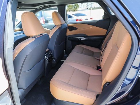 Used 2025 Lexus RX 350 Premium w/ Accessory Package (Z1) FWD image 18