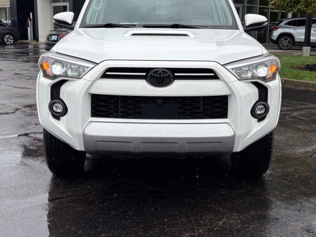 Used 2023 Toyota 4Runner TRD Off-Road Premium w/ Off Road Premium Plus Package AWD/4WD image 2