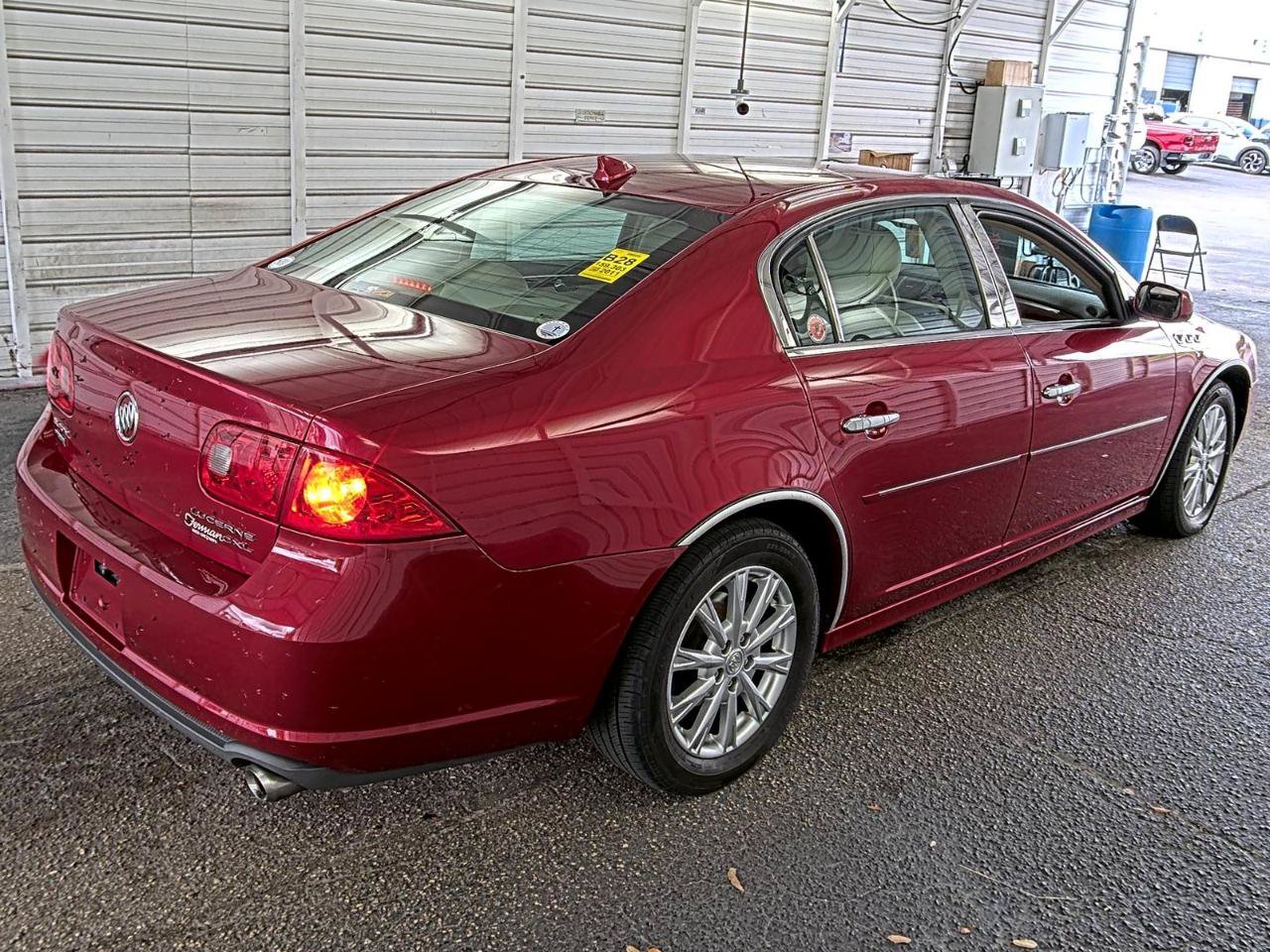 Used 2011 Buick Lucerne CXL FWD image 3