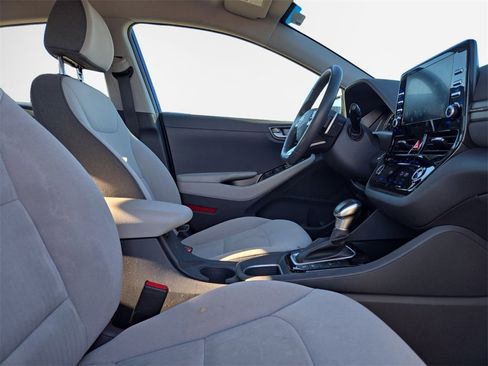 Used 2022 Hyundai Ioniq SE image 26