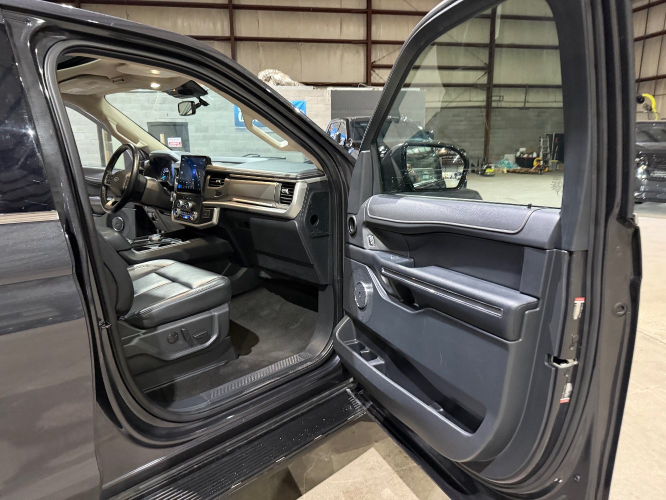 Used 2023 Ford Expedition Max XLT AWD/4WD image 25