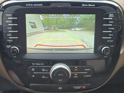 Used 2016 Kia Soul + w/ Audio Package FWD image 22
