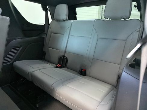 Used 2024 GMC Yukon SLT w/ SLT Premium Package RWD image 15