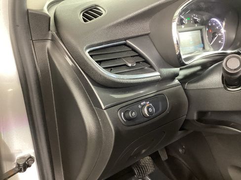 Used 2018 Buick Encore Preferred AWD/4WD image 19