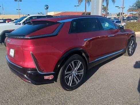 Certified 2024 Cadillac Lyriq Luxury w/ LPO, Floor Liner Package image 9