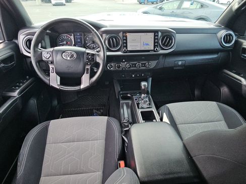 Used 2020 Toyota Tacoma TRD Sport image 8