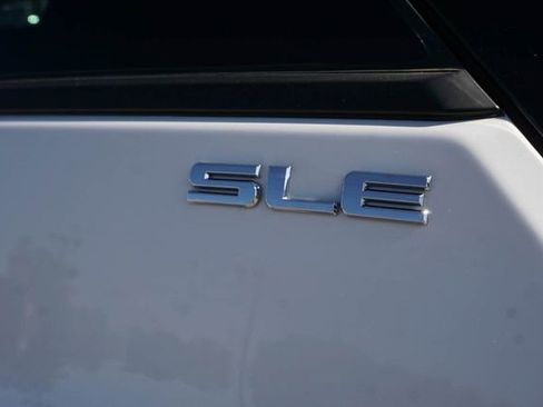 Used 2024 GMC Terrain SLE FWD image 9