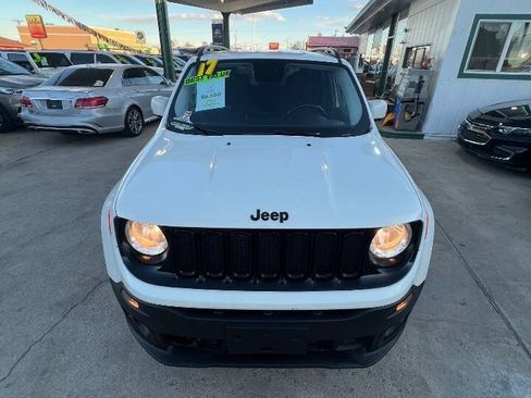 Used 2017 Jeep Renegade Altitude AWD/4WD image 21