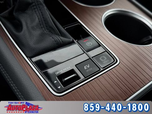 Used 2024 Toyota Sienna XLE FWD image 22
