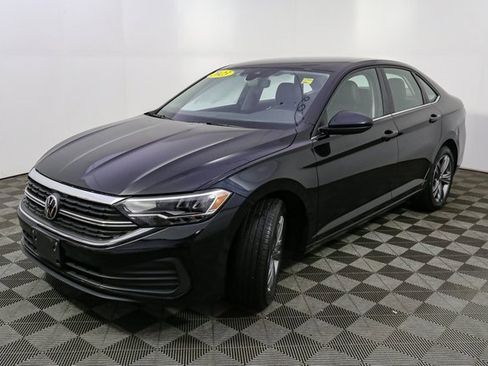 Used 2023 Volkswagen Jetta SE image 5