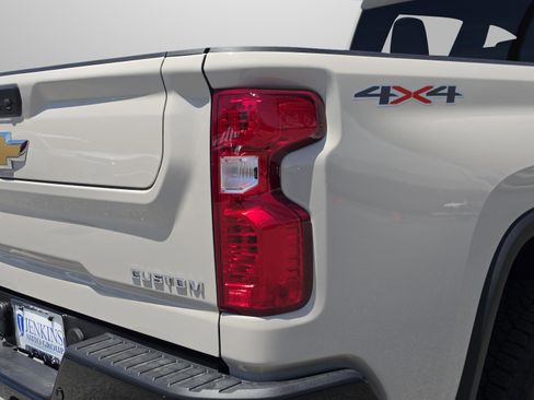 New 2026 Chevrolet Silverado 2500 Custom w/ Custom Value Package image 14