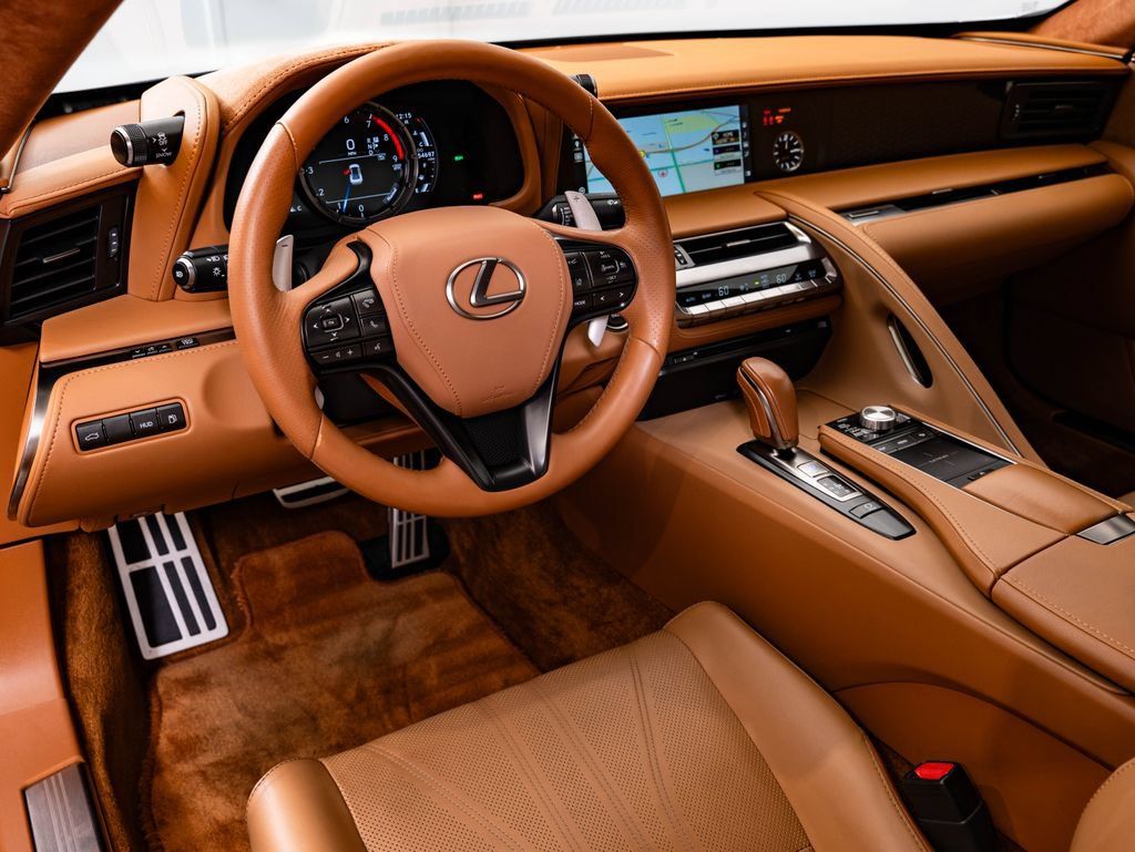 Used 2018 Lexus LC 500 Coupe w/ Touring Package RWD image 4