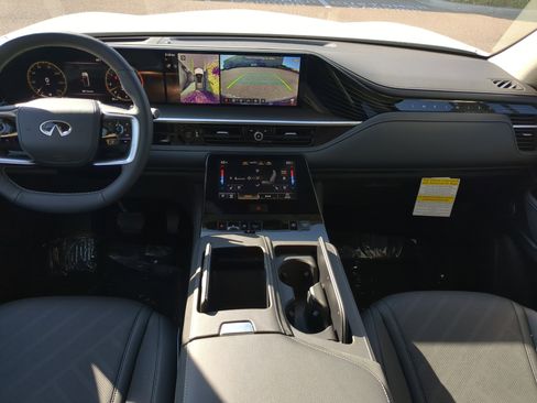 New 2026 INFINITI QX80 Luxe w/ Cargo Package image 9