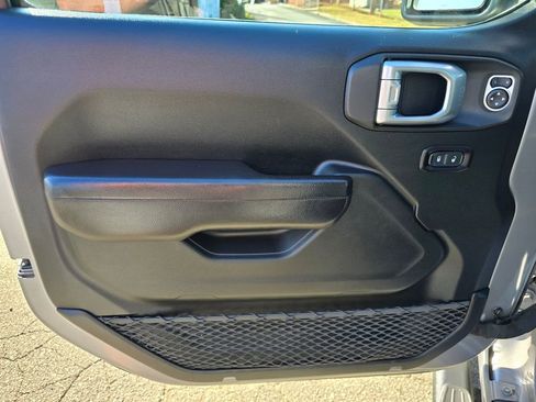 Used 2020 Jeep Gladiator Sport w/ Quick Order Package 24S image 8