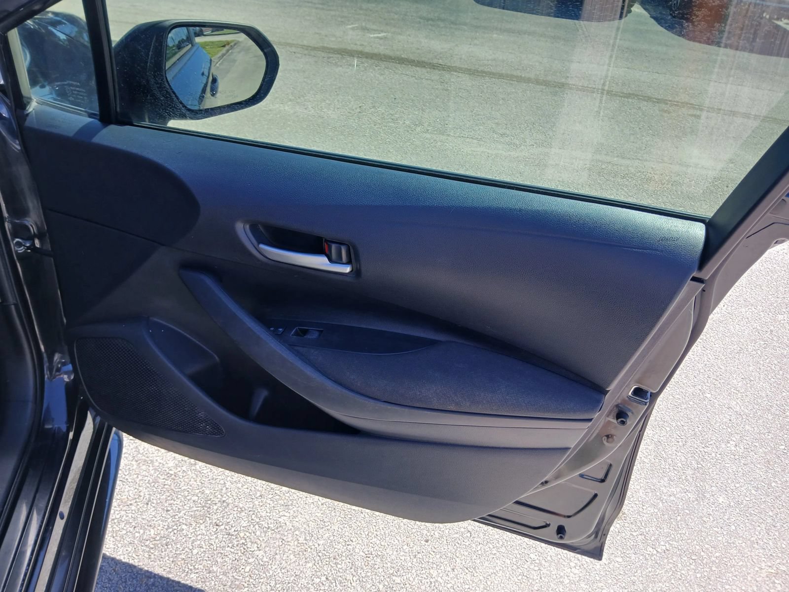 Used 2020 Toyota Corolla LE FWD image 14