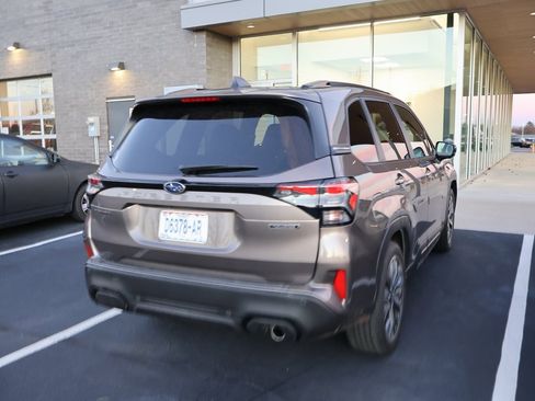 Used 2025 Subaru Forester Touring image 10