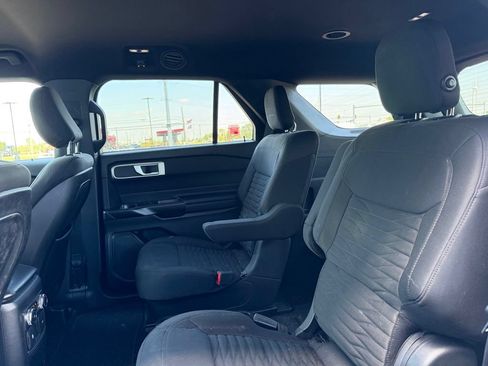 Used 2020 Ford Explorer XLT AWD/4WD image 15