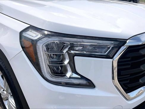 Used 2024 GMC Terrain SLE FWD image 33