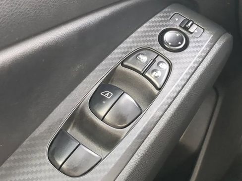 Used 2024 Nissan Altima 2.5 SV image 21