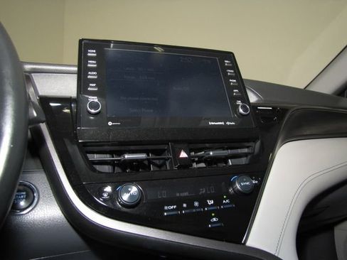 Used 2023 Toyota Camry XLE FWD image 7