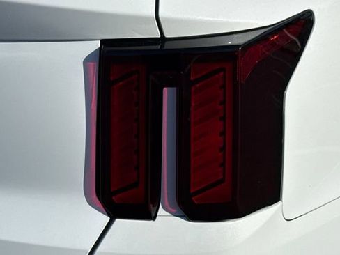 Certified 2025 Kia Sorento S image 37