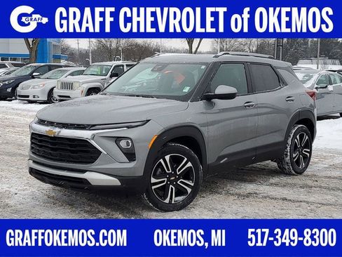 Used 2024 Chevrolet TrailBlazer LT w/ Driver Confidence Package image 1